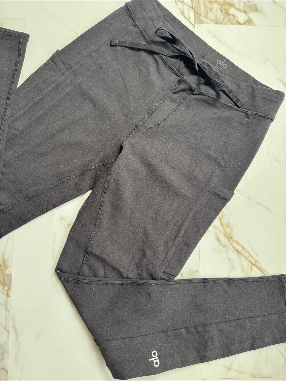 Alo High Waisted Cargo Pants Leggings Tie Front Black Sz M Athletic Sporty Logo